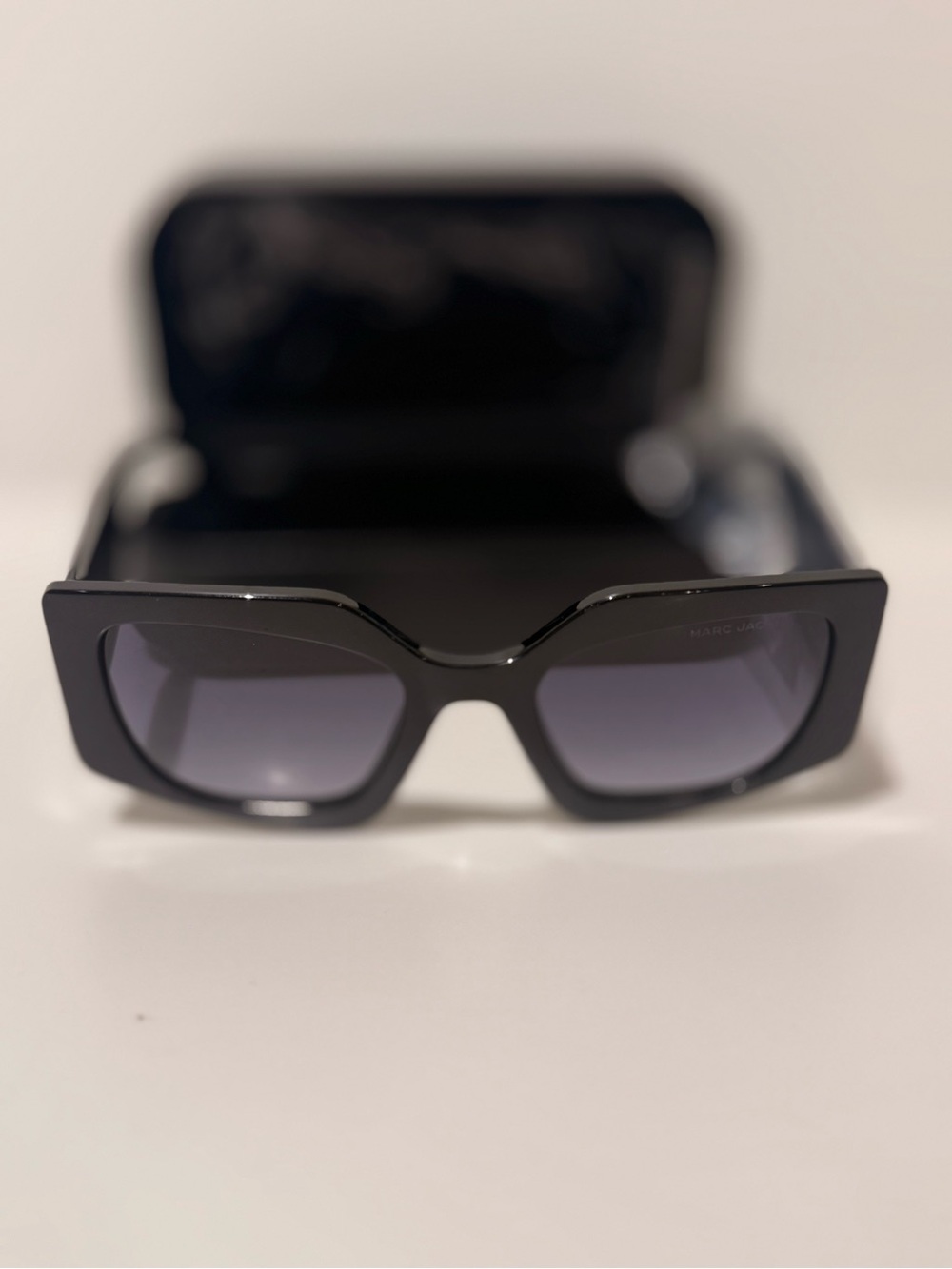nwt Marc Jacobs the sunglasses